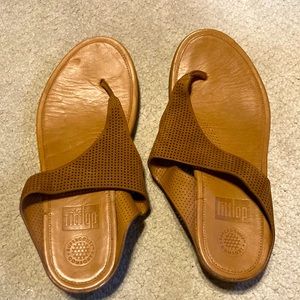 Tan leather fitflops